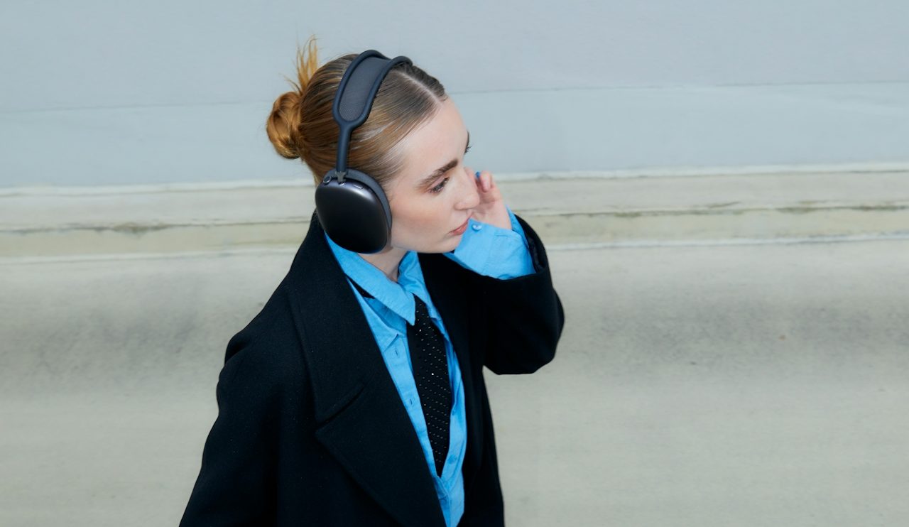 the-best-fashion-business-podcasts-to-listen-to-this-holiday-season